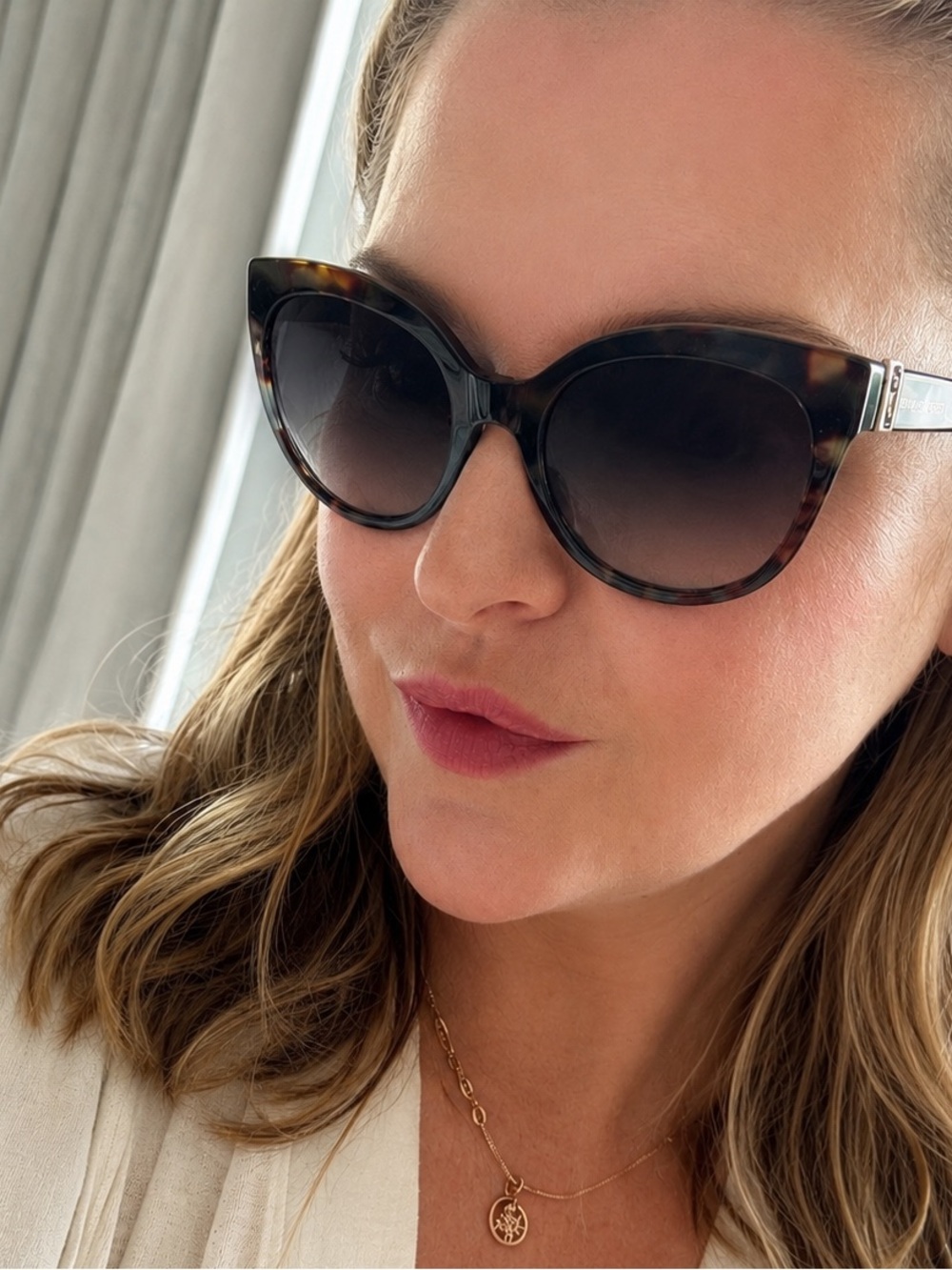 NWT Burberry Italian Cat-Eye Sunglasses Black Tortoiseshell Blue Gradient